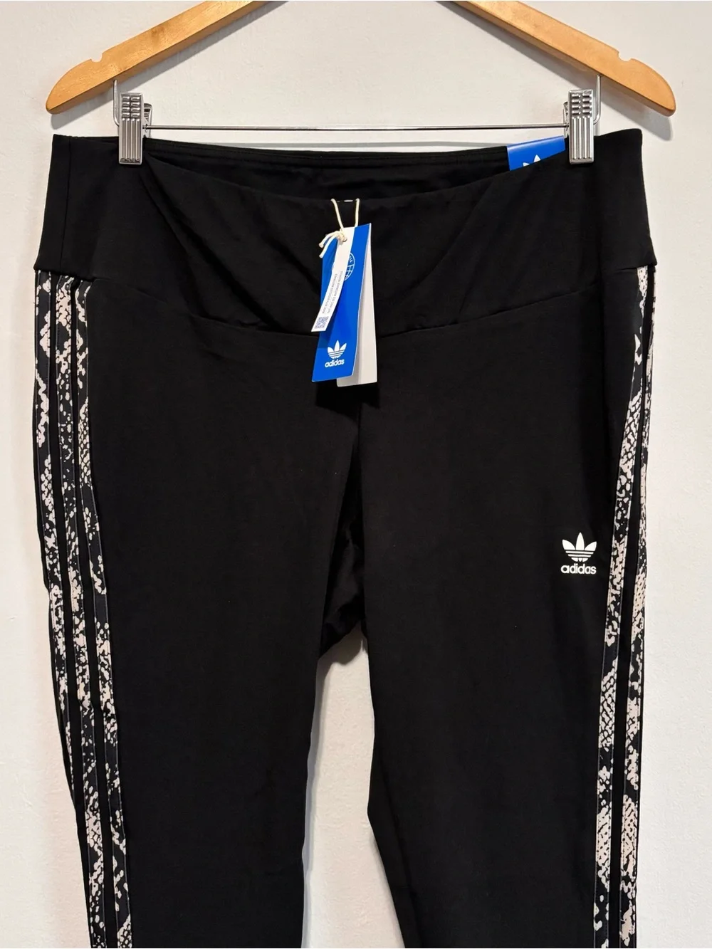 Adidas - Women's 3-Stripes Print Leggings (Plus Size) - Picture 4 of 7